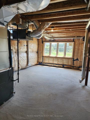 Detached Home For Lease | E9056430 - Photo 4