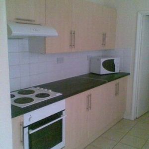 4 Bed Student House - Stockton - Photo 2