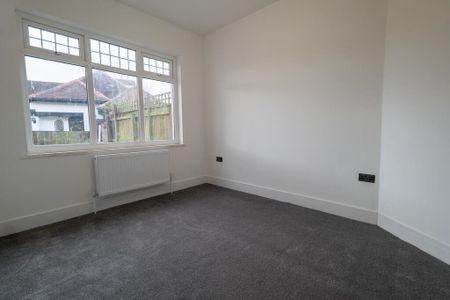 2 bedroom semi-detached bungalow to rent - Photo 3