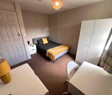 1 bedroom in a house share to rent - Photo 1