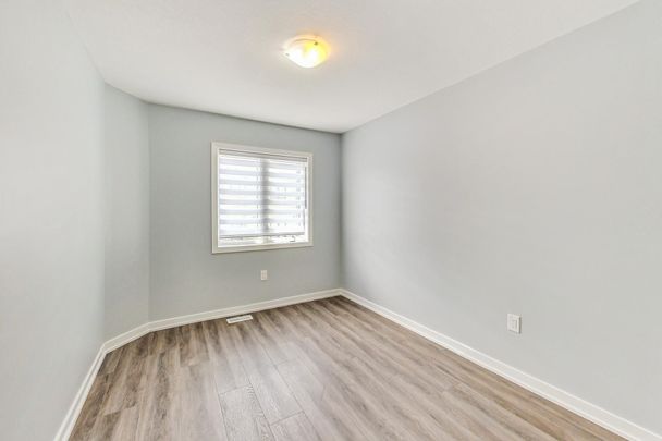 For Lease - 131 Pagebrook Crescent, Hamilton, Ontario - Photo 1