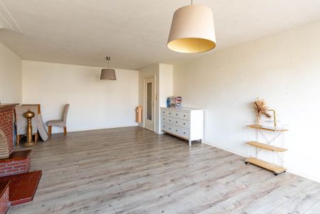 Gerenoveerd appartement met 2 slaapkamers en zonnig terrasje - Photo 4
