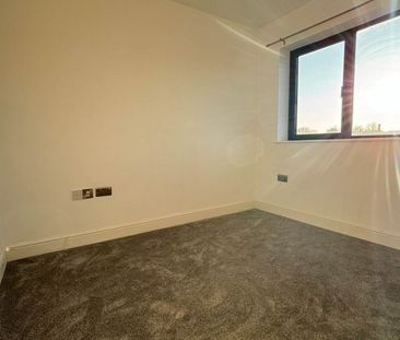 1 bed Apartment for rent - Photo 4