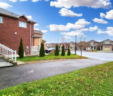 For Lease - 305 Rita's Avenue, Newmarket, Ontario - Photo 1