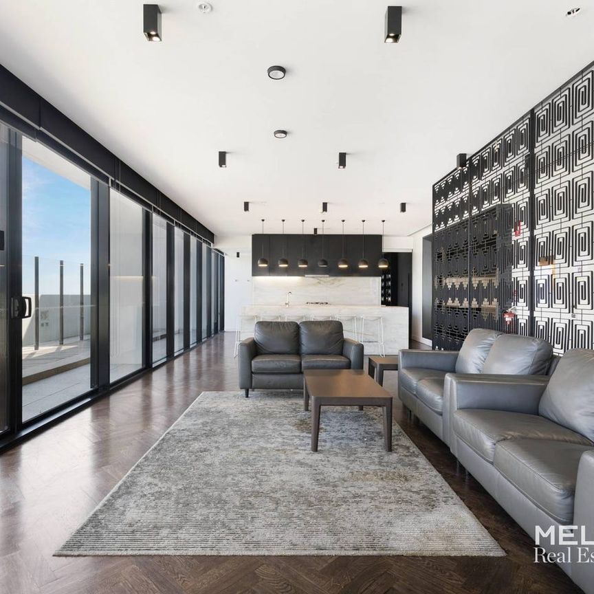 MODERN ONE BEDROOM AT 33M - FURNISHED - Photo 1