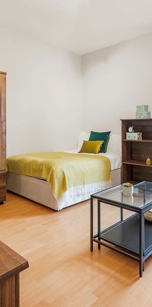 2 MOOR VIEW Leeds - LS6 1AQ - Photo 1