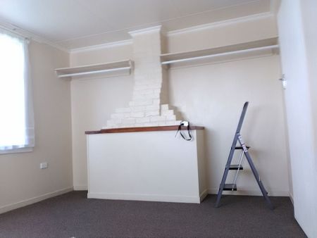 Cosy open plan living with wood burner - Photo 2