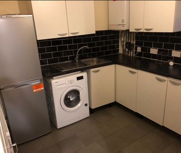 2 Bed Flat, Brook Road, IG2 - Photo 5