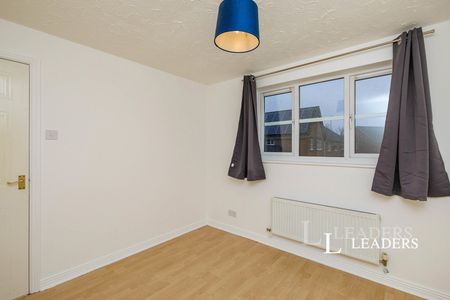 3 bedroom house to rent Primrose Drive, Branston, Burton-on-Trent, Staffordshire, DE14 - Photo 3