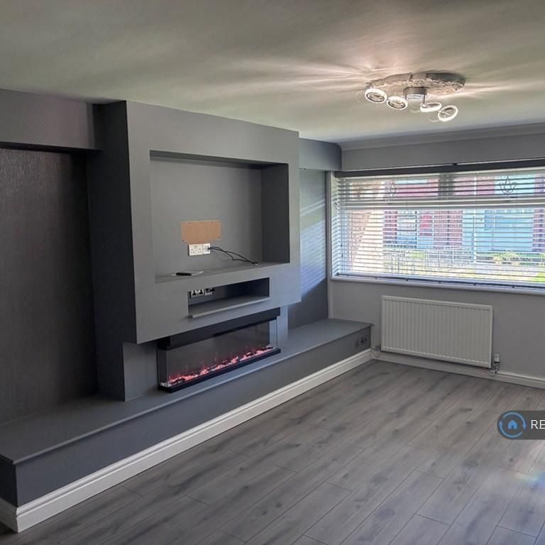 2 bedroom semi-detached house to rent - Photo 1