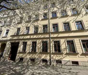 mit 360° Rundgang! Sanierte 2 Zimmer mit Balkon + großer Küche am B... - Photo 1