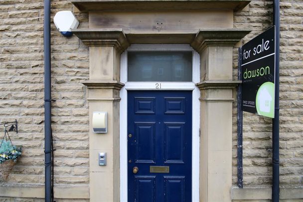 2 bed apartment to rent in Catherine Street, Elland - Photo 1