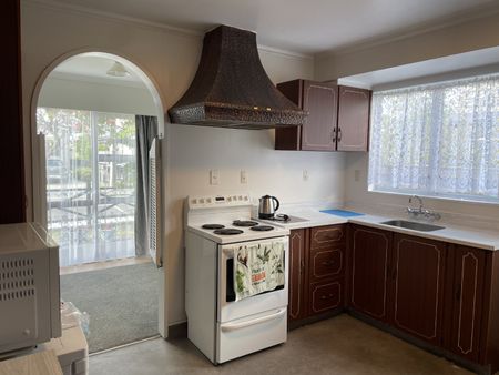 Central Hutt - Photo 2