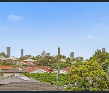 306/57 Ludwick Street, Cannon Hill, Qld 4170 - Photo 4