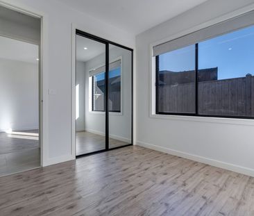 Stunning Family Home! - Photo 5