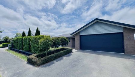 Family living at its finest! - Photo 4