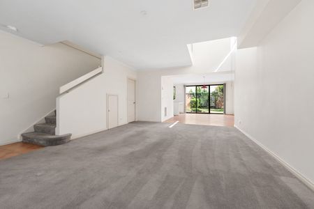 28 Newman Street, Kensington VIC 3031 - Photo 2