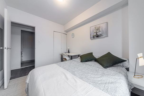 Deluxe Room - McGill Ghetto - Photo 1