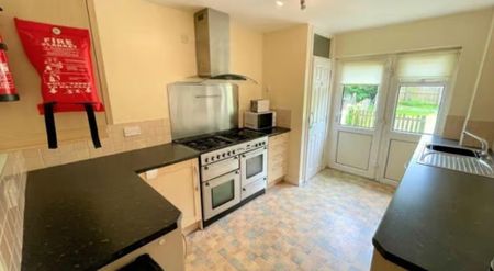 5 bedroom house to rent - Photo 2