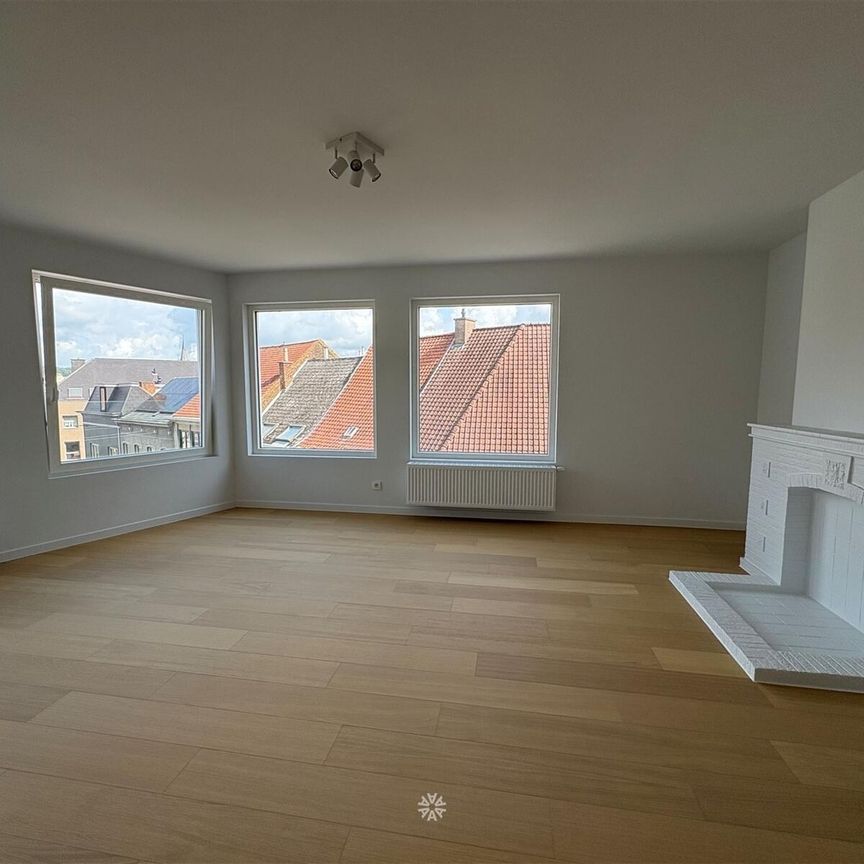 Appartement met trendy-look op een toplocatie - Photo 1