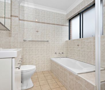 Bright 2 Bedroom Unit - Photo 5