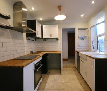 3 bedroom terraced house to rent - Photo 6