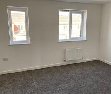 4 bedroom detached house to rent - Photo 2