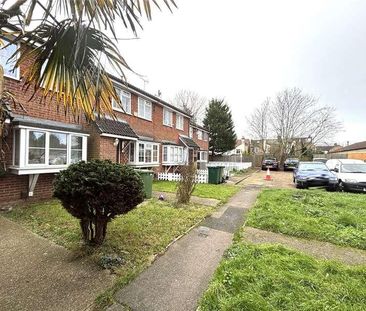 Bramley Close, Staines-upon-thames, Surrey, TW18 - Photo 4