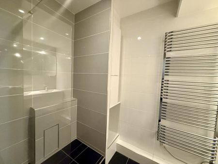 Location Appartement 2 pièces 80m² PARIS 17ème - Photo 5