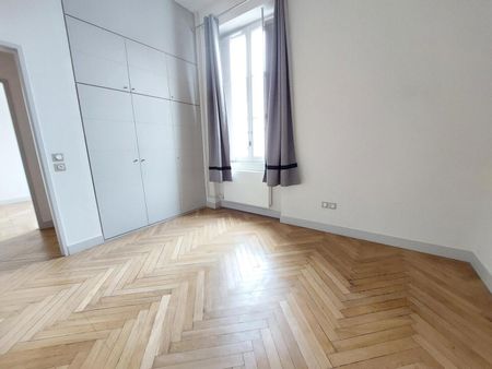 location Appartement F3 DE 76.9m² À LYON - Photo 3