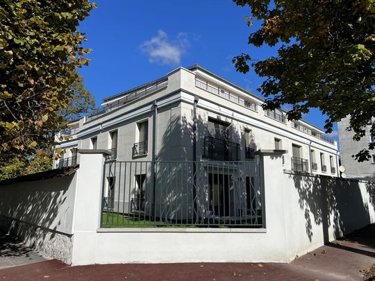 Location Appartement 1 pièce 28m² ST MAUR DES FOSSES 94100 - Photo 1