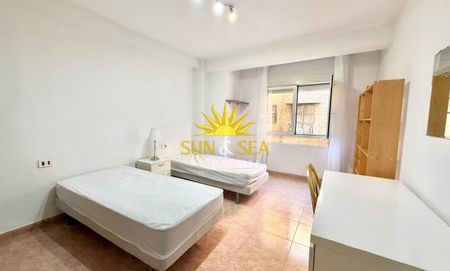FOUR-BEDROOM APARTMENT – MURCIA - Photo 5