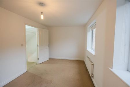 3 bedroom semi-detached house to rent - Photo 5