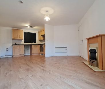 2 bedroom ground floor flat to rent - Photo 5