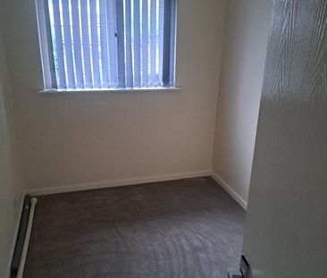 3 Bed Semi-Detached House, Tavern Avenue, NG8 - Photo 2