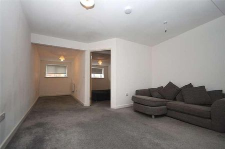 Hunters House, Edgeware Road, Swindon, SN1 - Photo 5