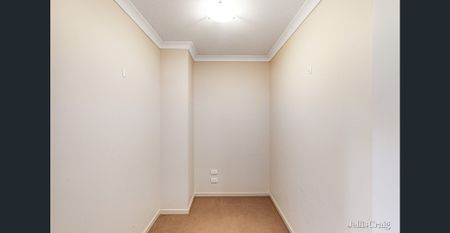 Stunning Townhouse in Great Location - Photo 3