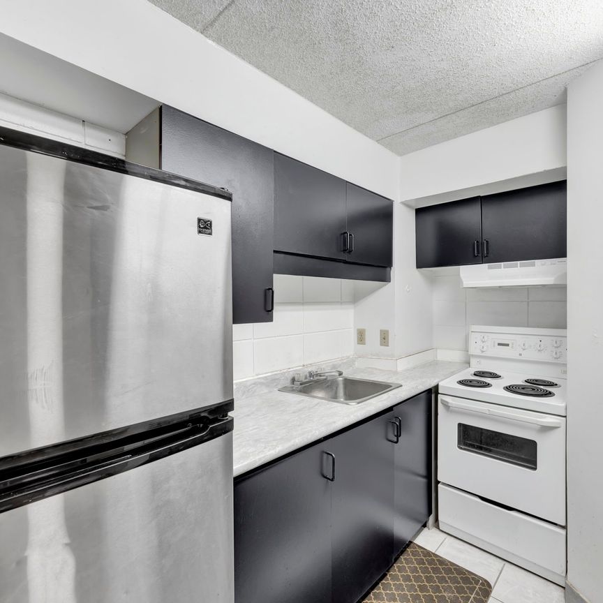 For Lease - 30 Hickory Street Unit# 103, Waterloo, Ontario - Photo 1