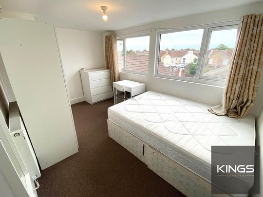 6 bedroom terraced house to rent - Photo 1