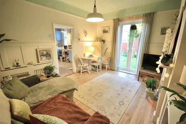 Queensland Road, Pokesdown, Bournemouth, BH5 - Photo 1