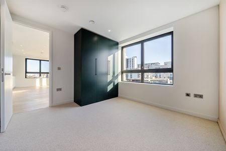 Available from Now - 2 Bed Apartment, Furnished - Photo 5