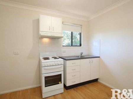 Perfectly Located Self Contained Granny Flat - Photo 3