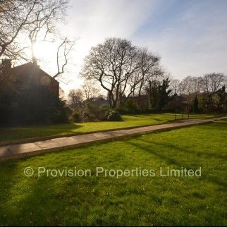 3 Bedroom Flats in Leeds - Photo 1