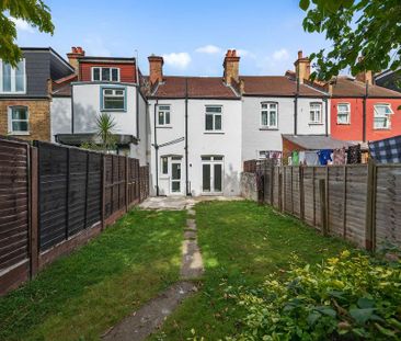 3 bedroom terraced house to rent - Photo 3
