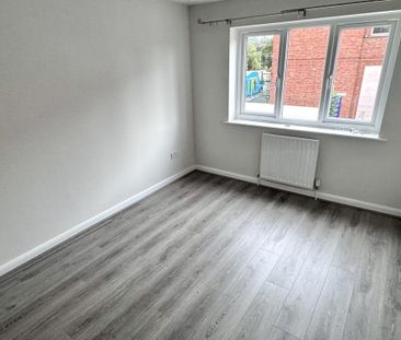 3 bedroom detached house to rent - Photo 4