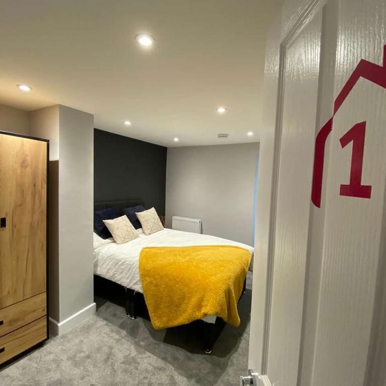 6 bedroom house of multiple occupation to rent - Photo 1