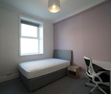 19 Garth Road - Photo 3