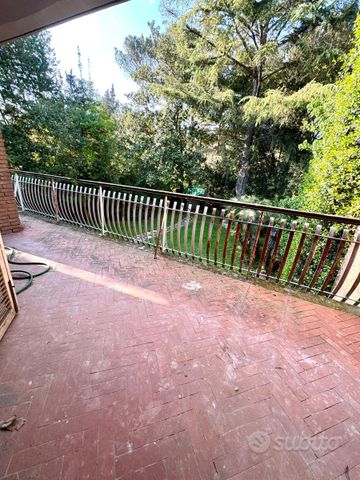 Ampia stanza in villa - Photo 5