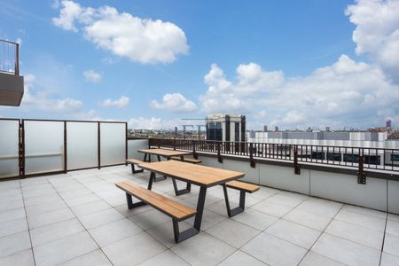 Dock East Apartments, 2 Selsdon Way, E14 9TG - Photo 2