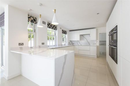 4 bedroom detached house to rent - Photo 4